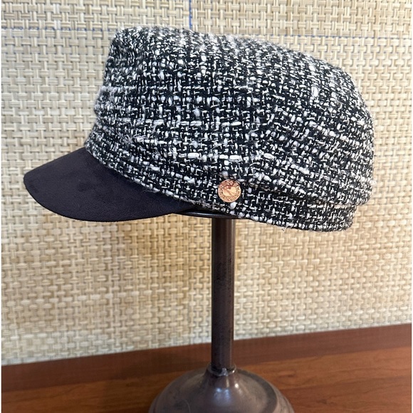 🌟HP🌟2010 Express Black & White Bouclé Cadet Hat - Picture 3 of 10